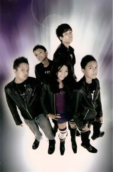 Glenca Chysara jadi anak band © 2021 brilio.net Facebook