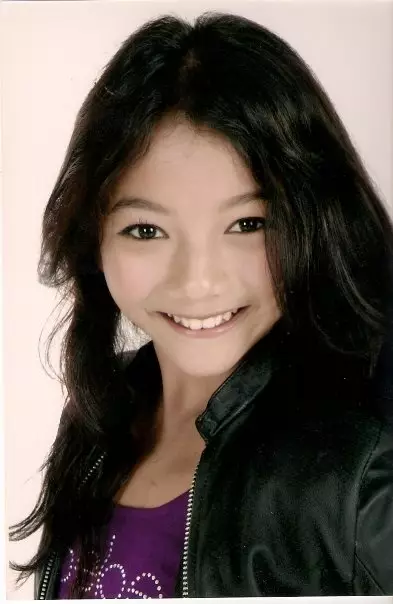 Glenca Chysara jadi anak band © 2021 brilio.net Facebook