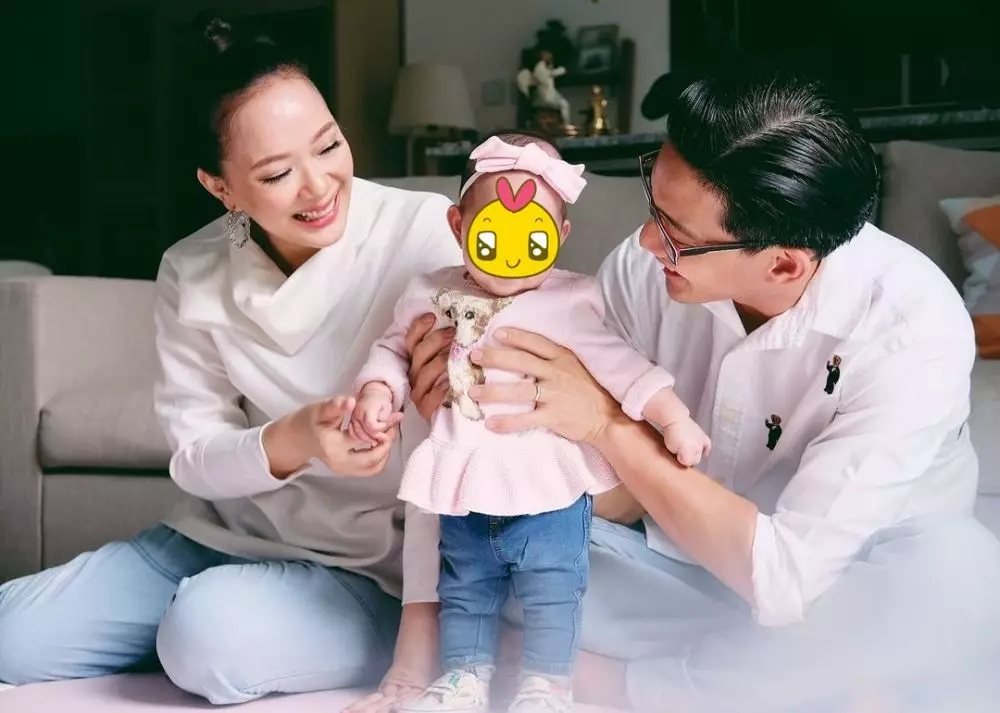 Momen pemotretan seleb bareng anak pertama Instagram © 2021 brilio.net Momen pemotretan seleb bareng anak pertama Instagram © 2021 brilio.net