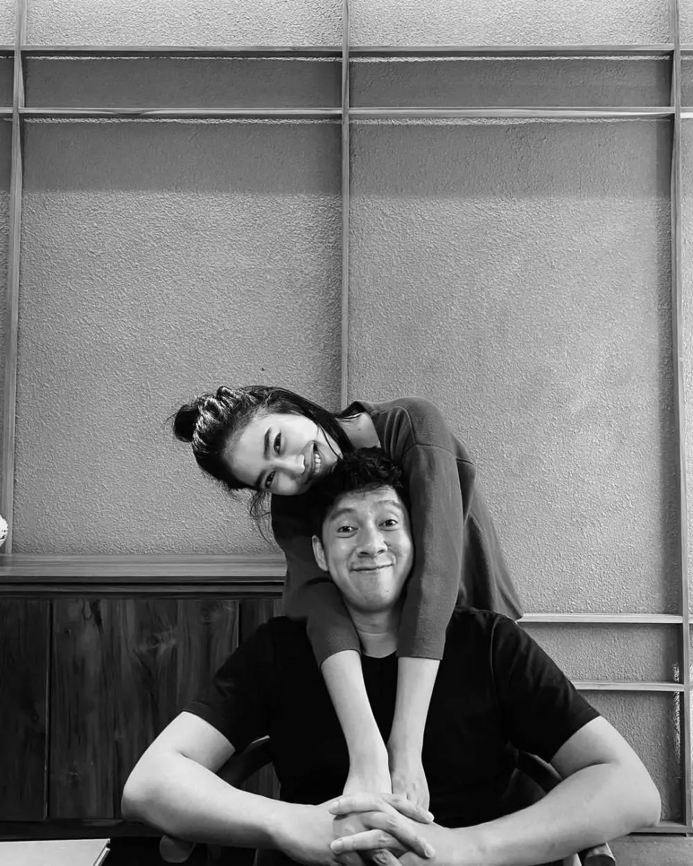 potret alika dan kekasih jarang umbar kemesraan © Instagram