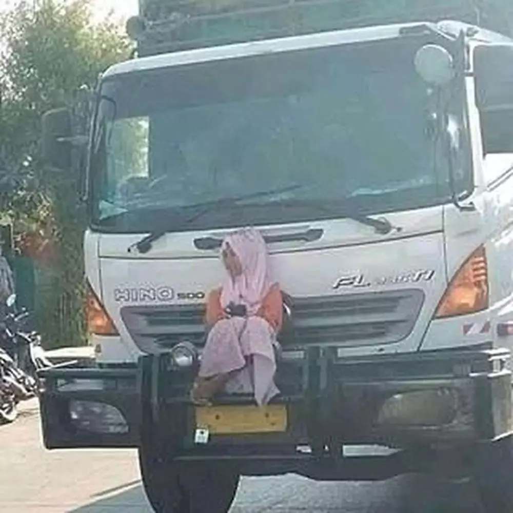 potret orang numpang © Berbagai Sumber