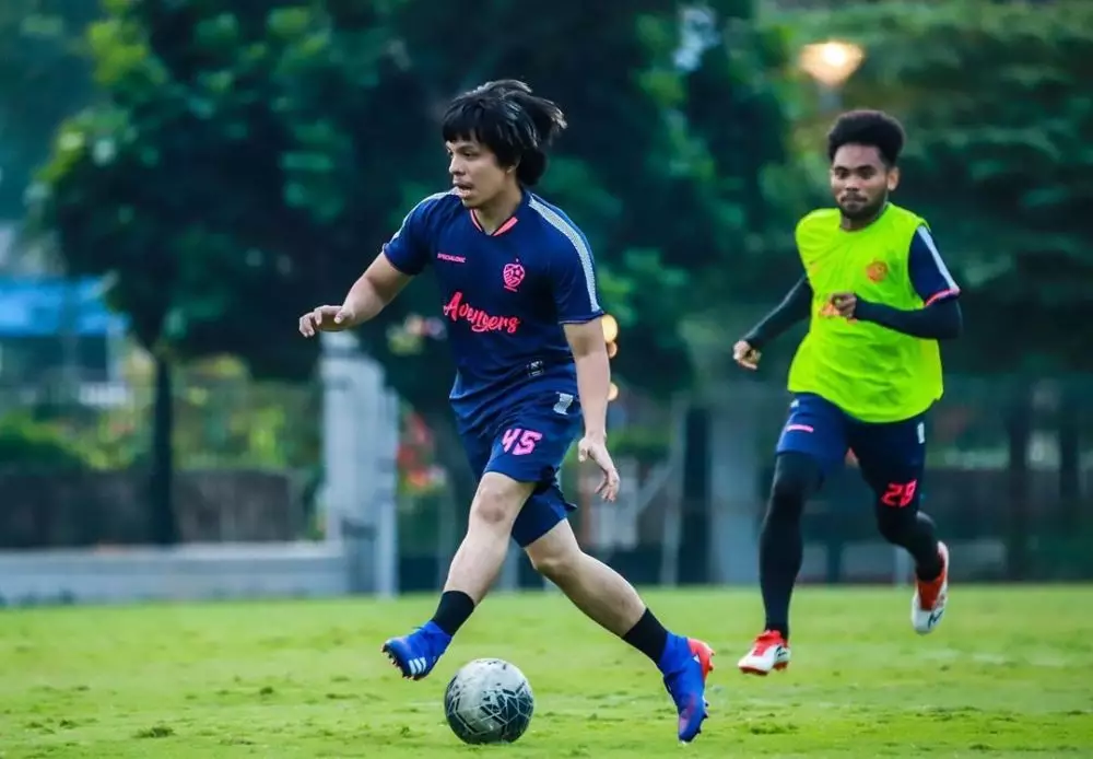 foto Atta Halilintar tanpa bandana © 2021 brilio.net foto Atta Halilintar tanpa bandana © 2021 brilio.net