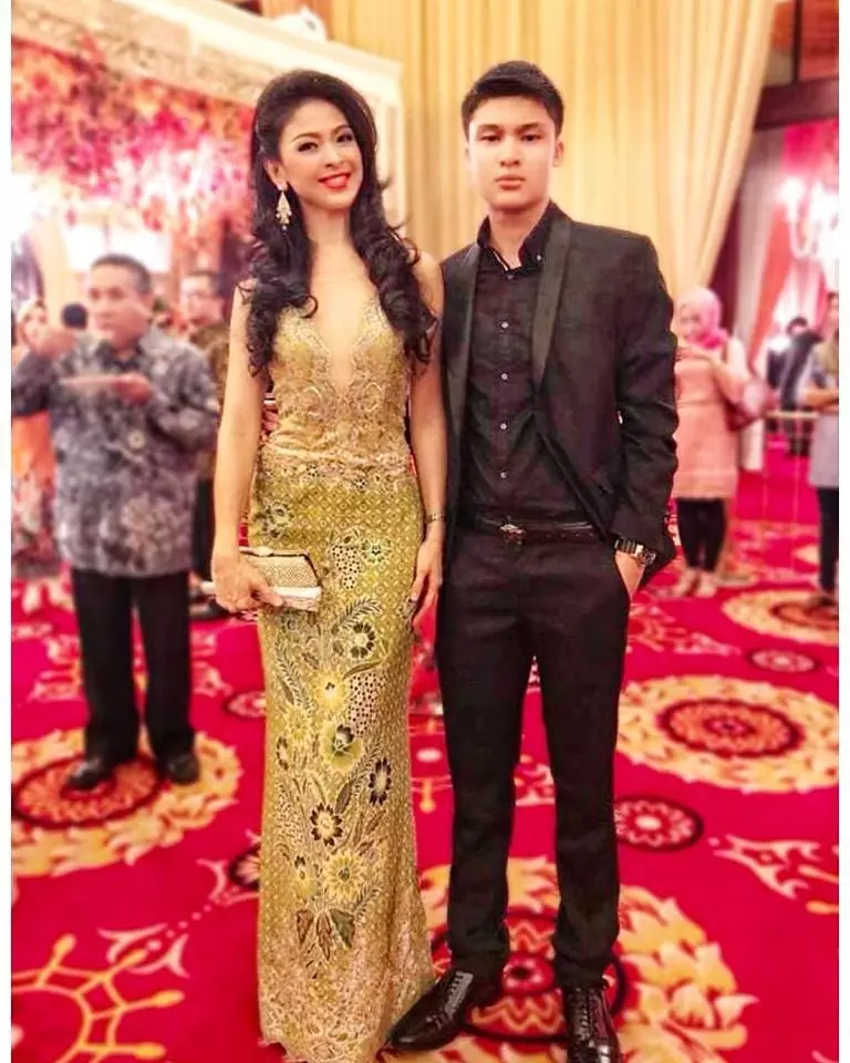 mantan Putri Indonesia dan anak © 2021 brilio.net