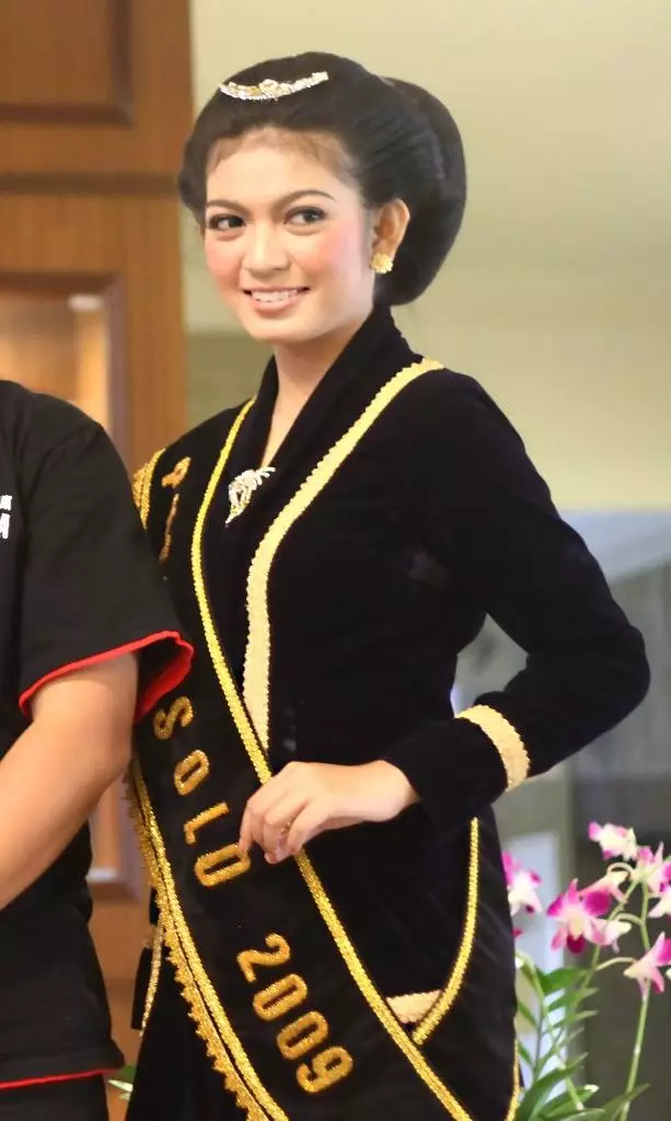 Selvi Ananda Putri Solo 2009 © 2021 brilio.net Selvi Ananda Putri Solo 2009 © 2021 brilio.net