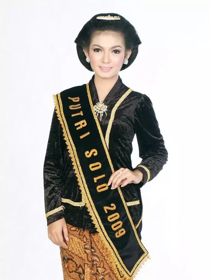 Selvi Ananda Putri Solo 2009 © 2021 brilio.net Selvi Ananda Putri Solo 2009 © 2021 brilio.net