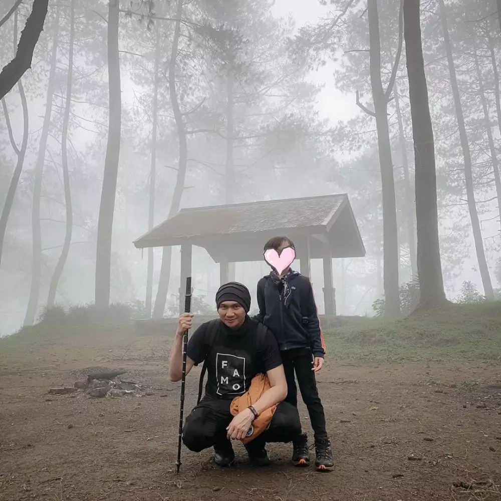Artis ini ajak anak jelajah alam © 2021 brilio.net Artis ini ajak anak jelajah alam © 2021 brilio.net