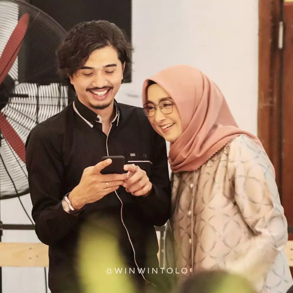 potret harmonis duta dan adelia lontoh © berbagai sumber potret harmonis duta dan adelia lontoh © berbagai sumber