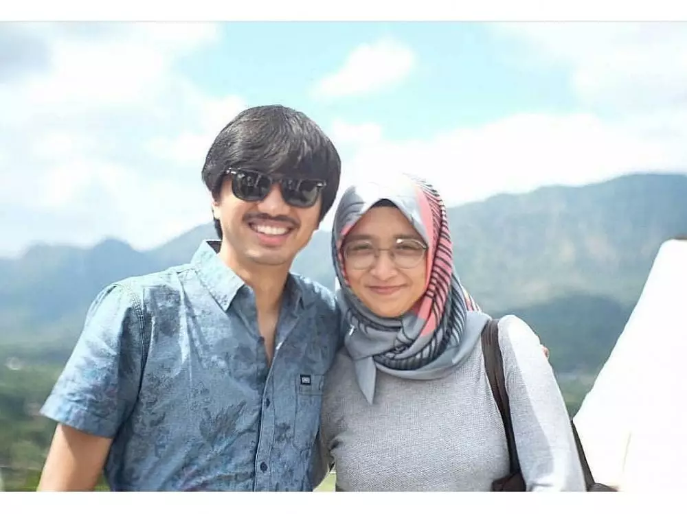 potret harmonis duta dan adelia lontoh © berbagai sumber potret harmonis duta dan adelia lontoh © berbagai sumber