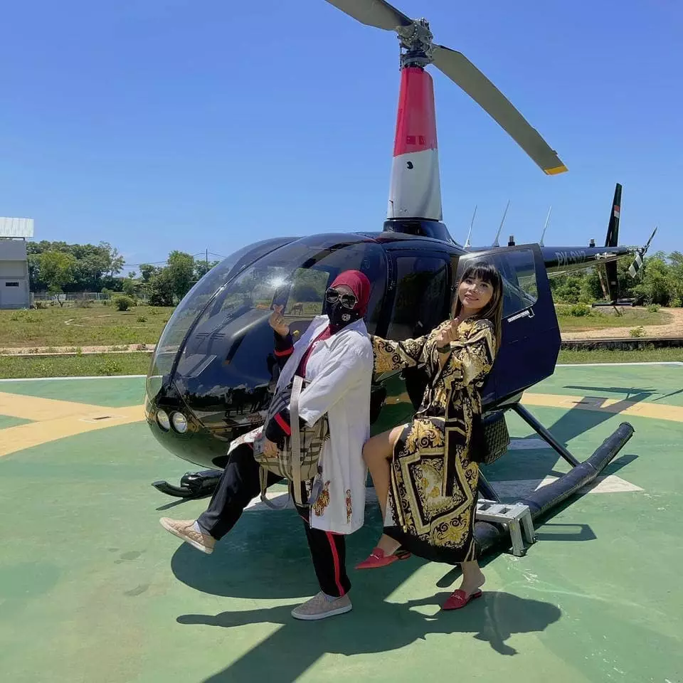 Eva dan Rohimah di Bali © Instagram Eva dan Rohimah di Bali © Instagram