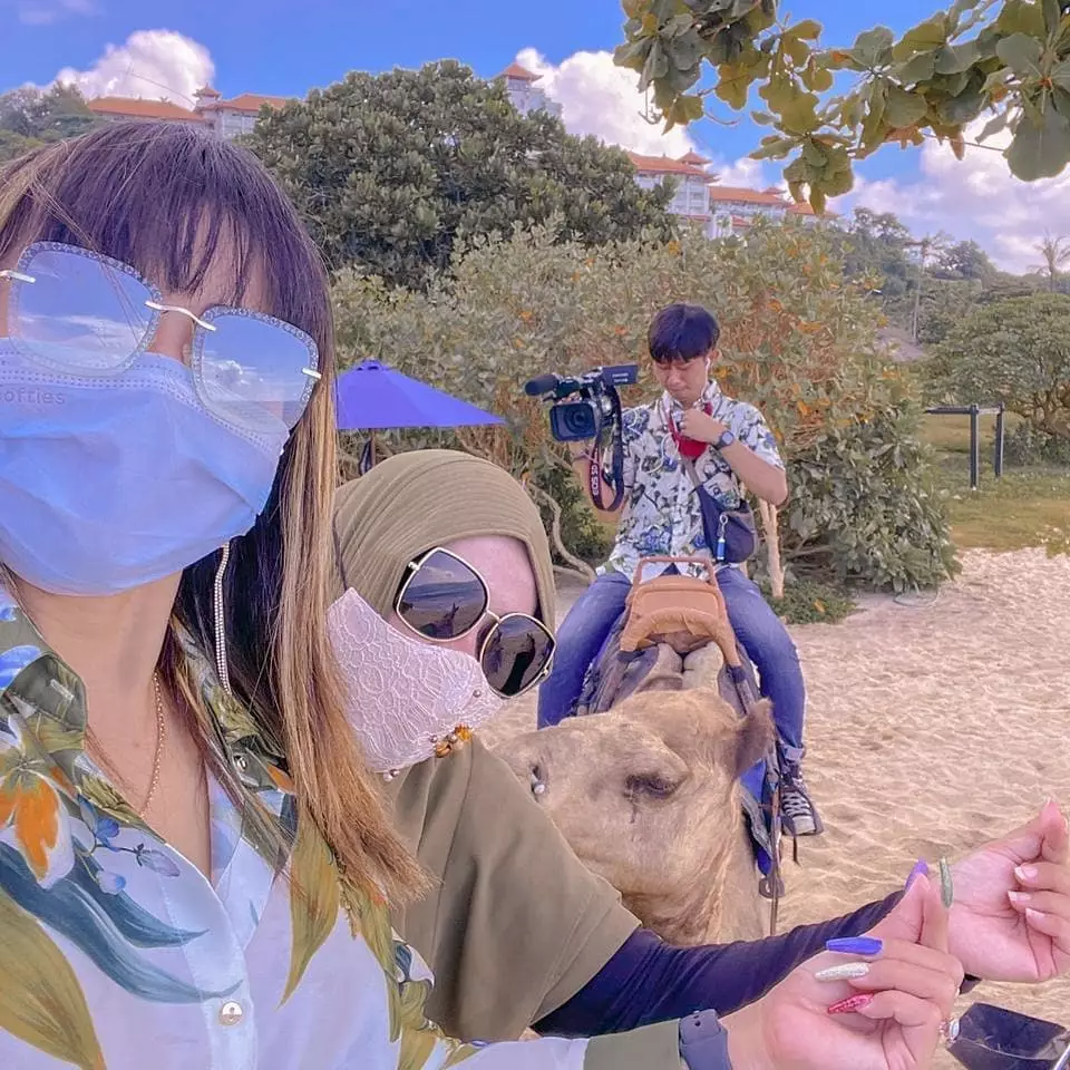 Eva dan Rohimah di Bali © Instagram Eva dan Rohimah di Bali © Instagram