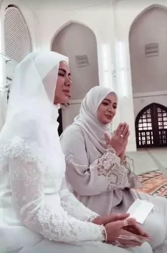 Engku Emran menikah © 2021 brilio.net Engku Emran menikah © 2021 brilio.net