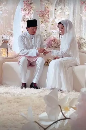 Engku Emran menikah © 2021 brilio.net Engku Emran menikah © 2021 brilio.net