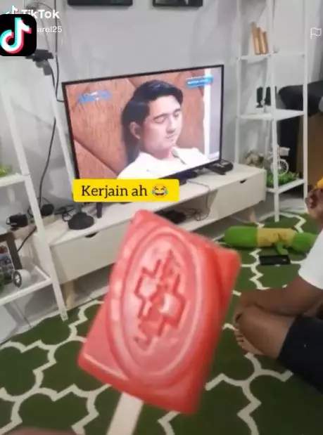 suami kena prank makan sabun Berbagai sumber suami kena prank makan sabun Berbagai sumber