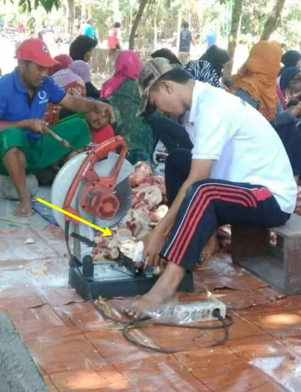 bapak bapak kumpul © Berbagai Sumber bapak bapak kumpul © Berbagai Sumber