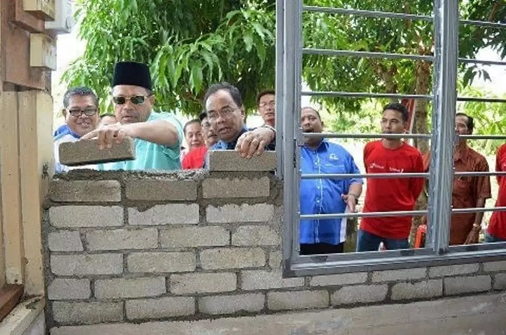 bapak bapak kumpul © Berbagai Sumber bapak bapak kumpul © Berbagai Sumber