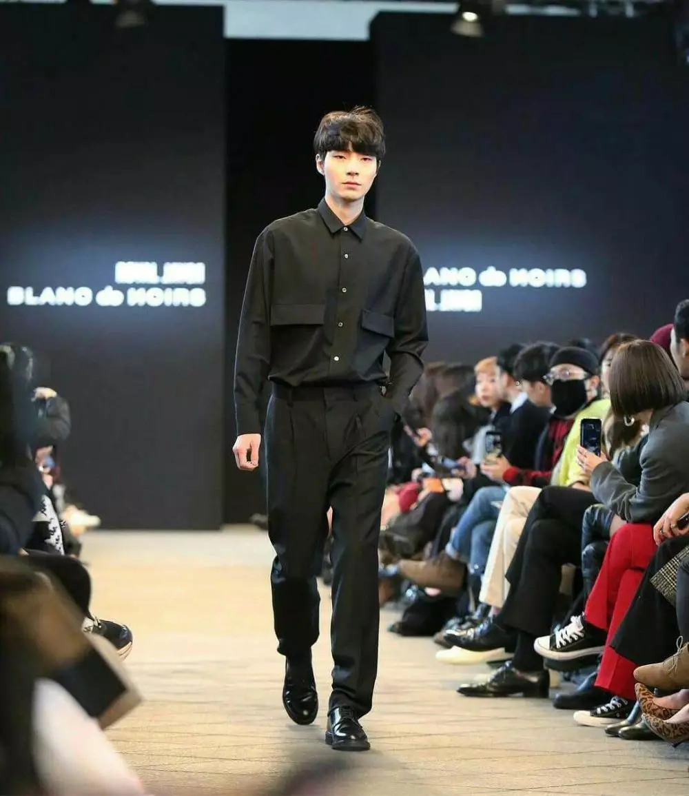 potret lawas Hwang In-yeob © 2021 brilio.net potret lawas Hwang In-yeob © 2021 brilio.net