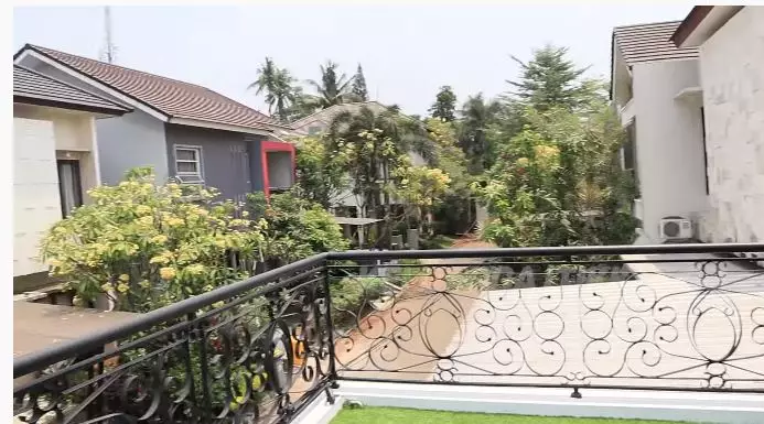 potret balkon rumah seleb © berbagai sumber