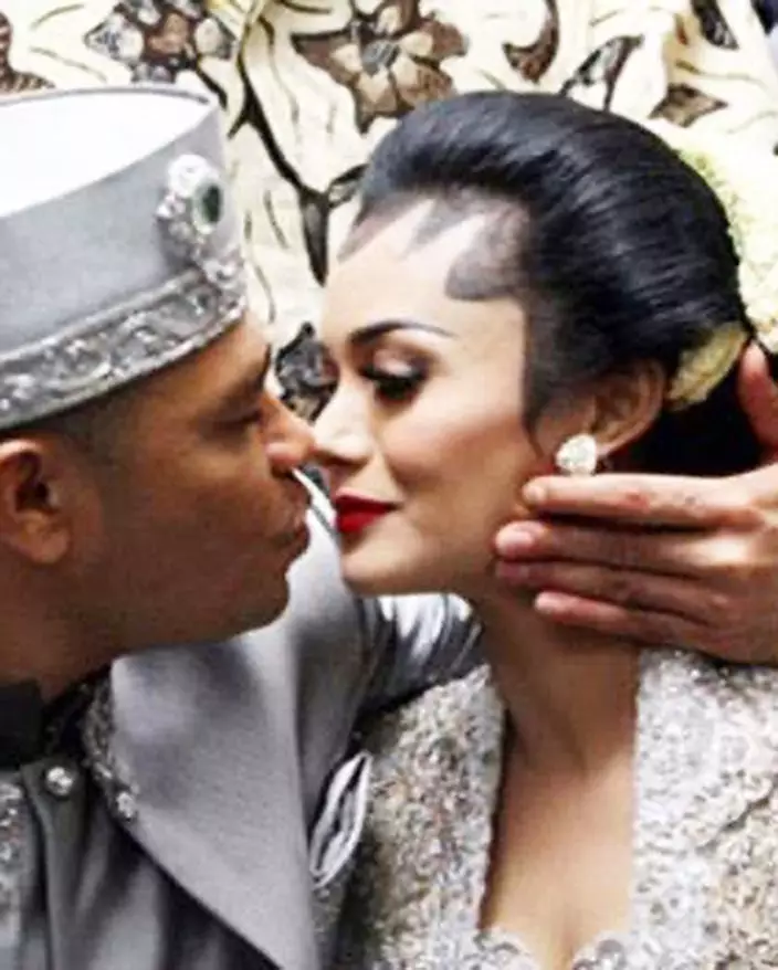 Potret lawas Krisdayanti dan Raul Lemos menikah © 2021 brilio.net