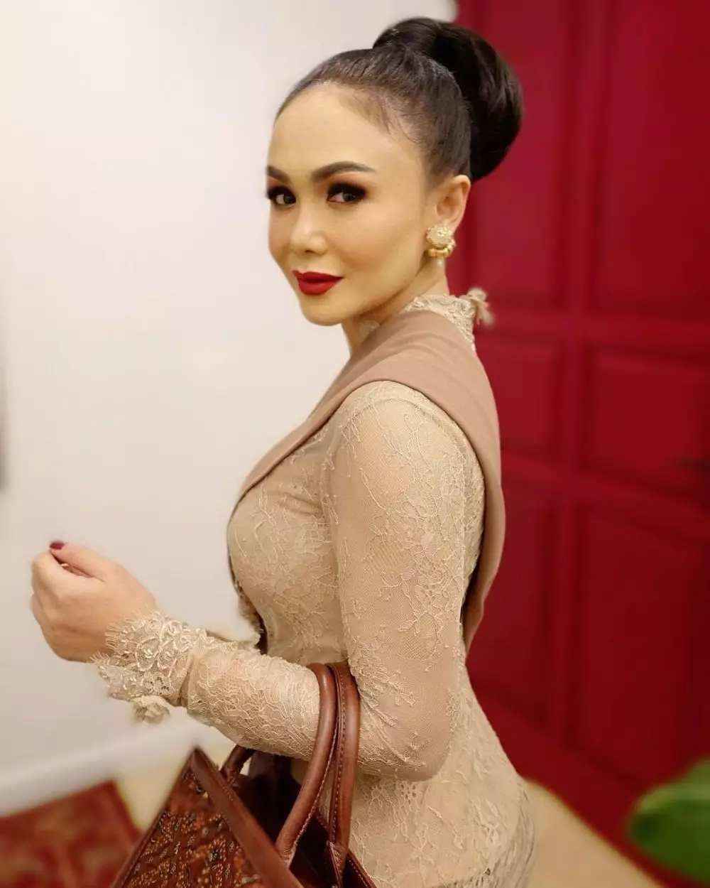 pesona Yuni Shara di siraman Aurel © 2021 berbagai sumber