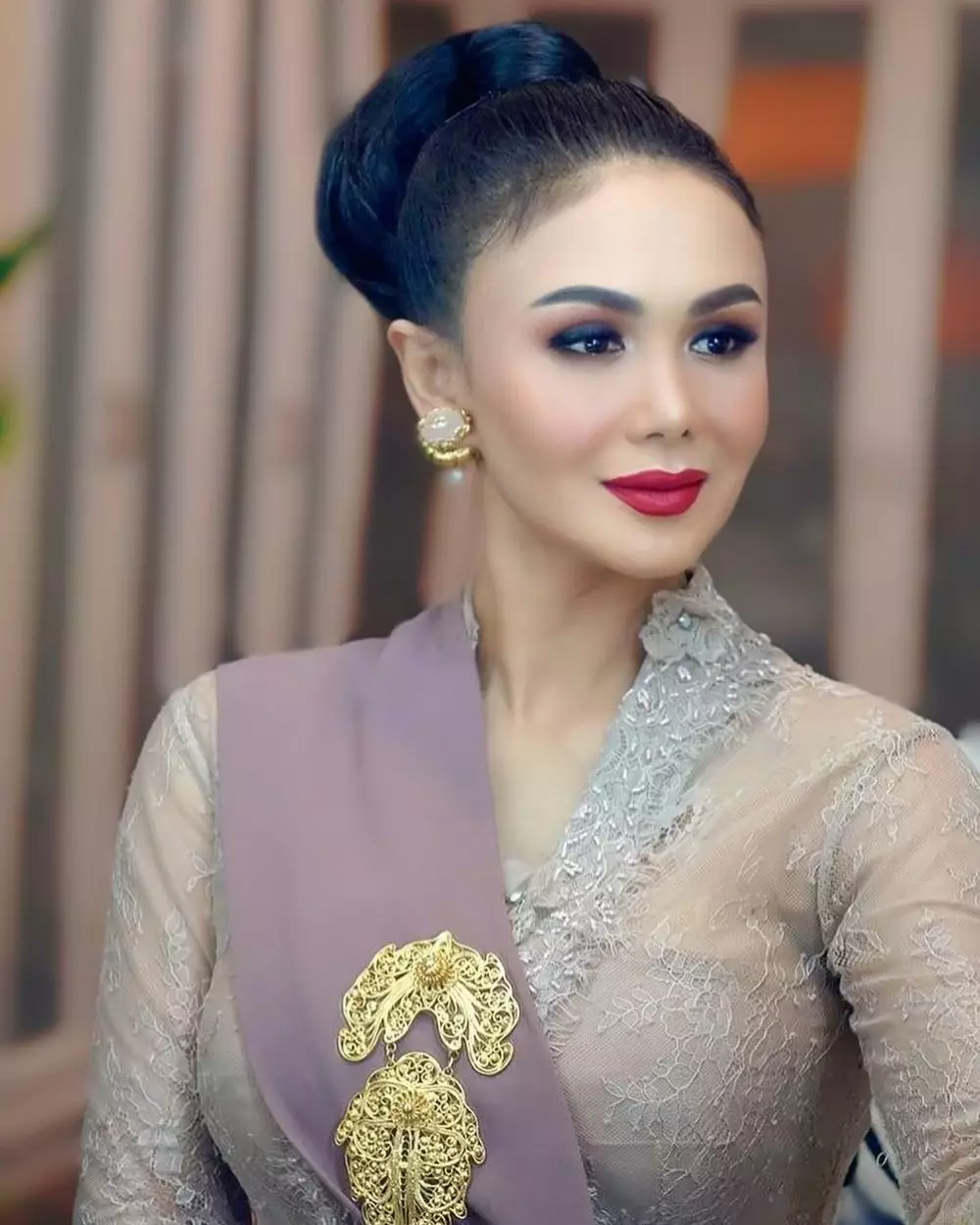 pesona Yuni Shara di siraman Aurel © 2021 berbagai sumber