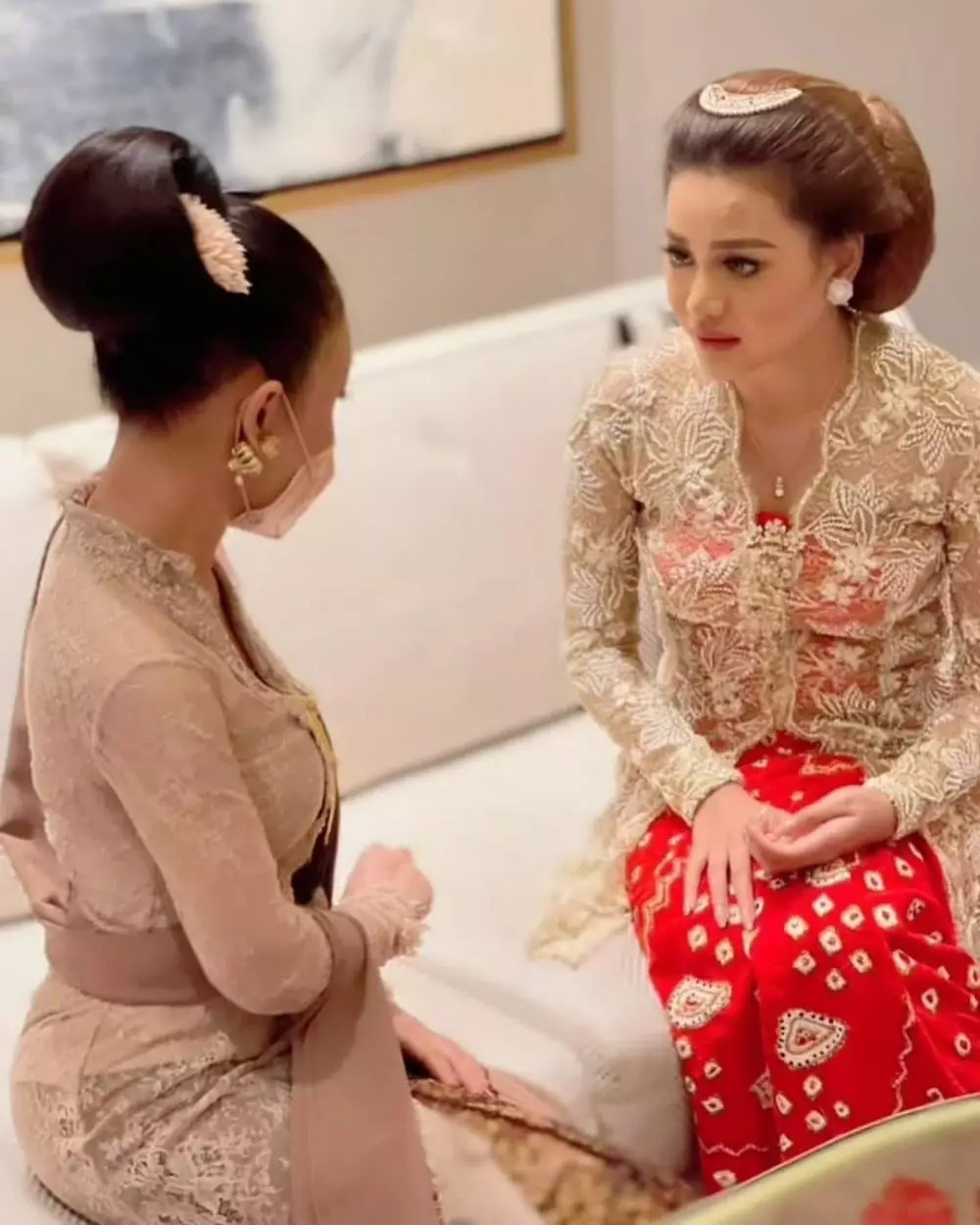 pesona Yuni Shara di siraman Aurel © 2021 berbagai sumber