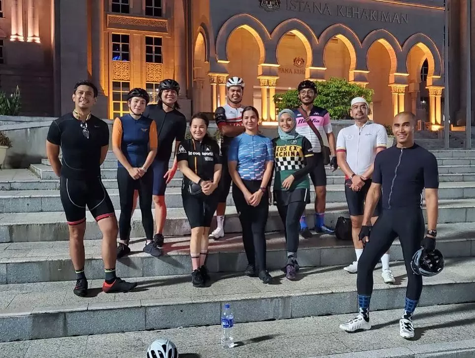 Noor Nabila bersepeda © 2021 Instagram