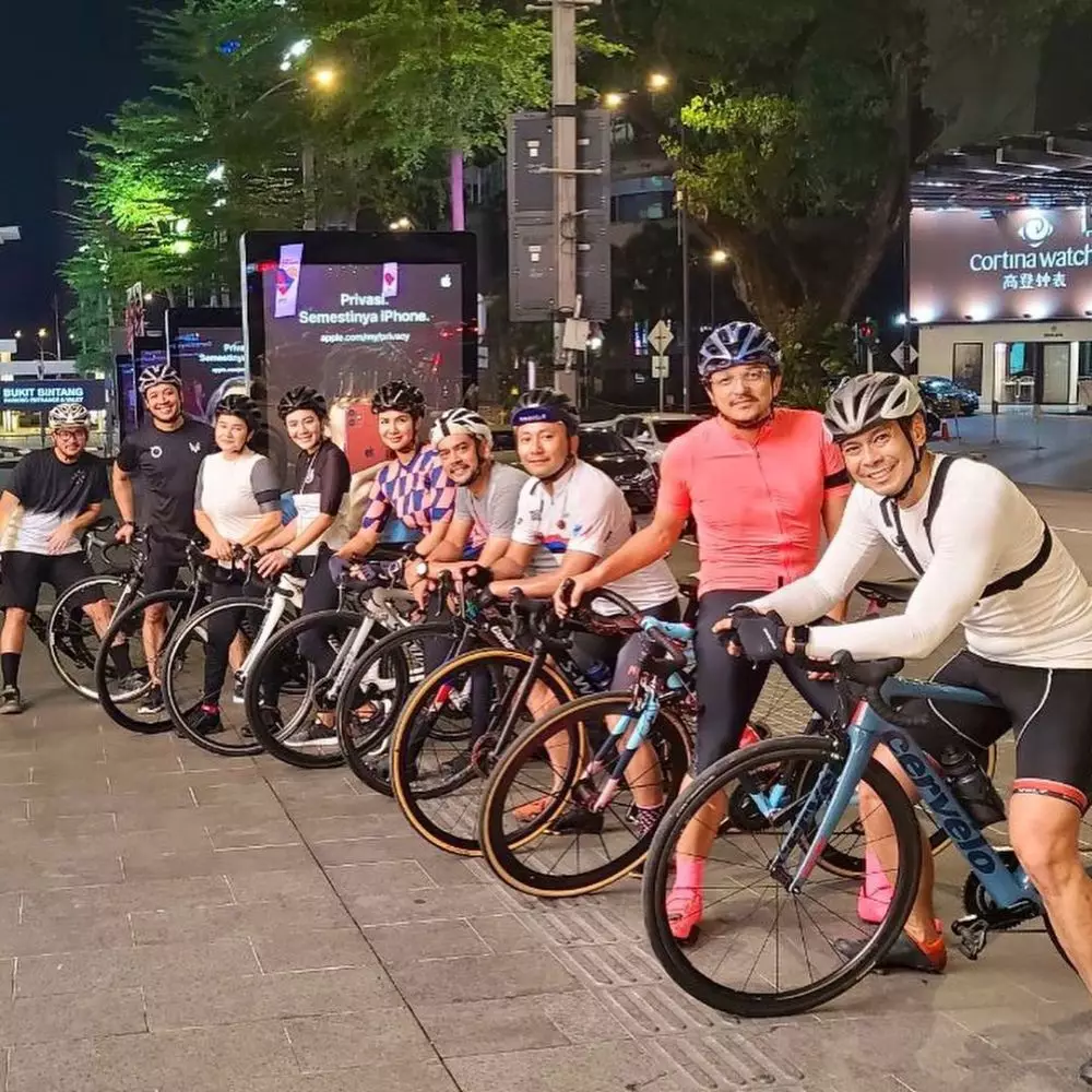 Noor Nabila bersepeda © 2021 Instagram