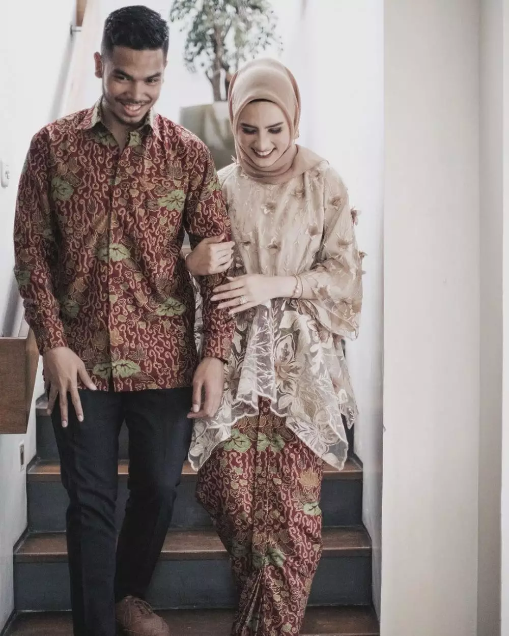 Gaya pasangan seleb pakai baju couple © Instagram Gaya pasangan seleb pakai baju couple © Instagram