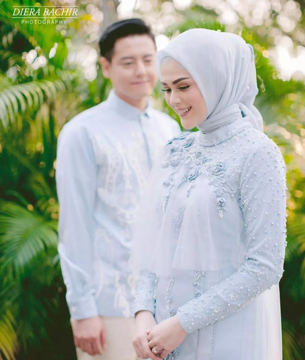 Gaya pasangan seleb pakai baju couple © Instagram Gaya pasangan seleb pakai baju couple © Instagram