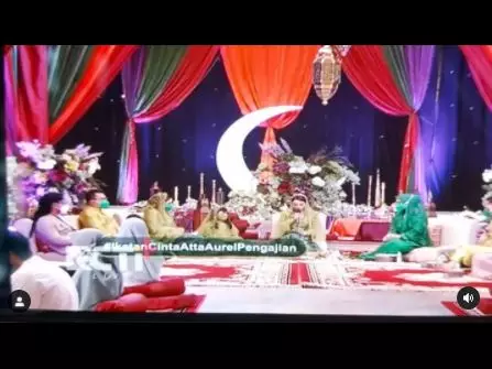 Momen pengajian Aurel Hermansyah © 2021 brilio.net