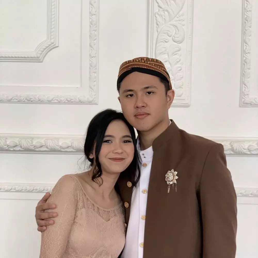 Ashilla Zee eks Blink bareng pacar © 2021 berbagai sumber Ashilla Zee eks Blink bareng pacar © 2021 berbagai sumber