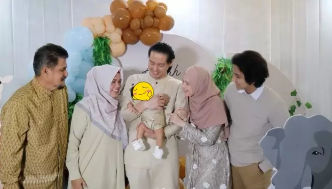 Momen akikah anak pertama seleb Instagram © 2021 brilio.net