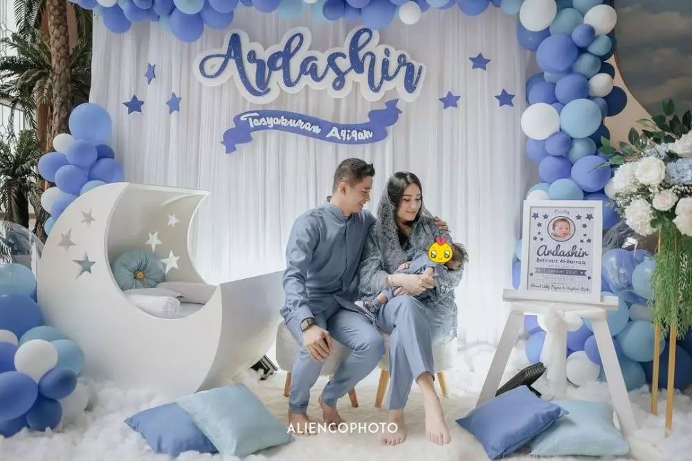 Momen akikah anak pertama seleb Instagram © 2021 brilio.net