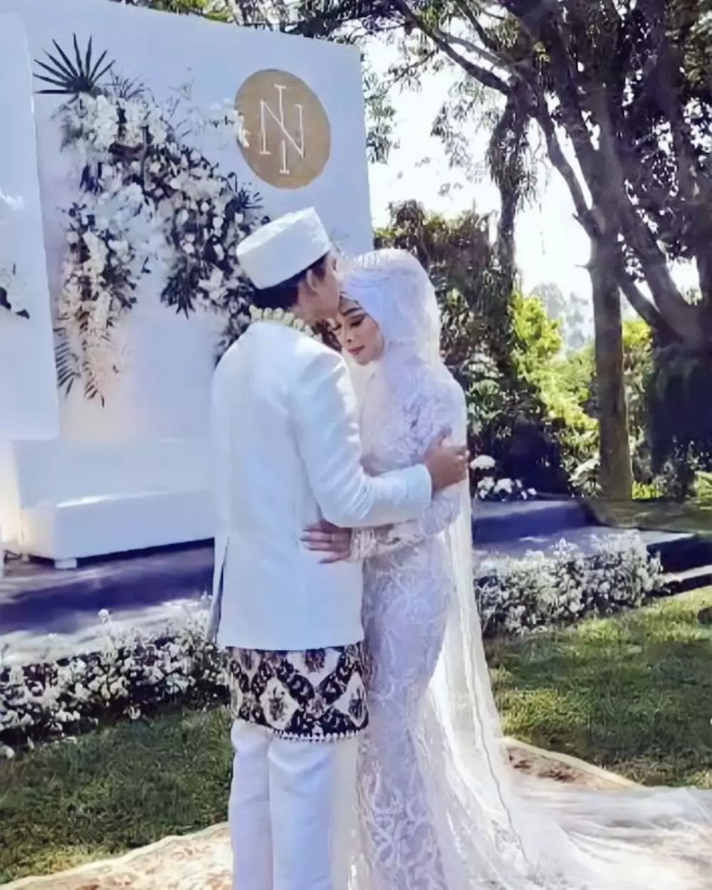 pernikahan Ikbal Fauzi 'Ikatan Cinta' © 2021 brilio.net