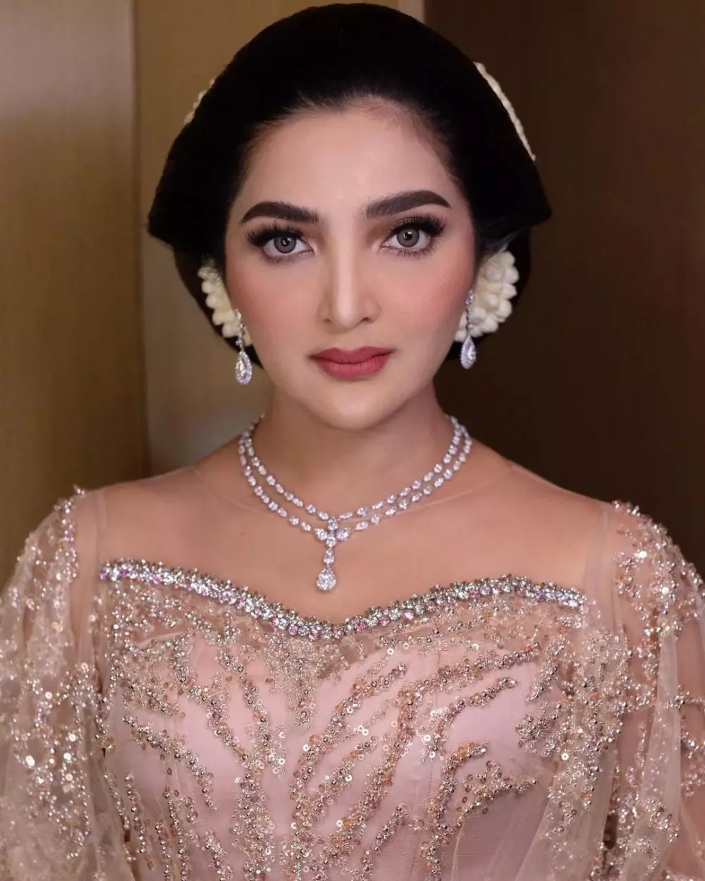 Beda gaya Ashanty jelang pernikahan Aurel © Instagram