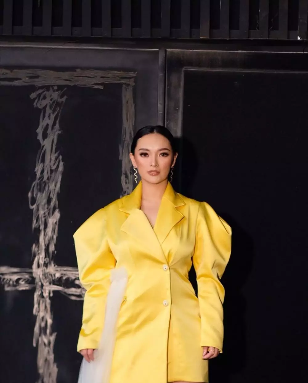 Gaya Zaskia Gotik kembali manggung pasca lahiran © Instagram