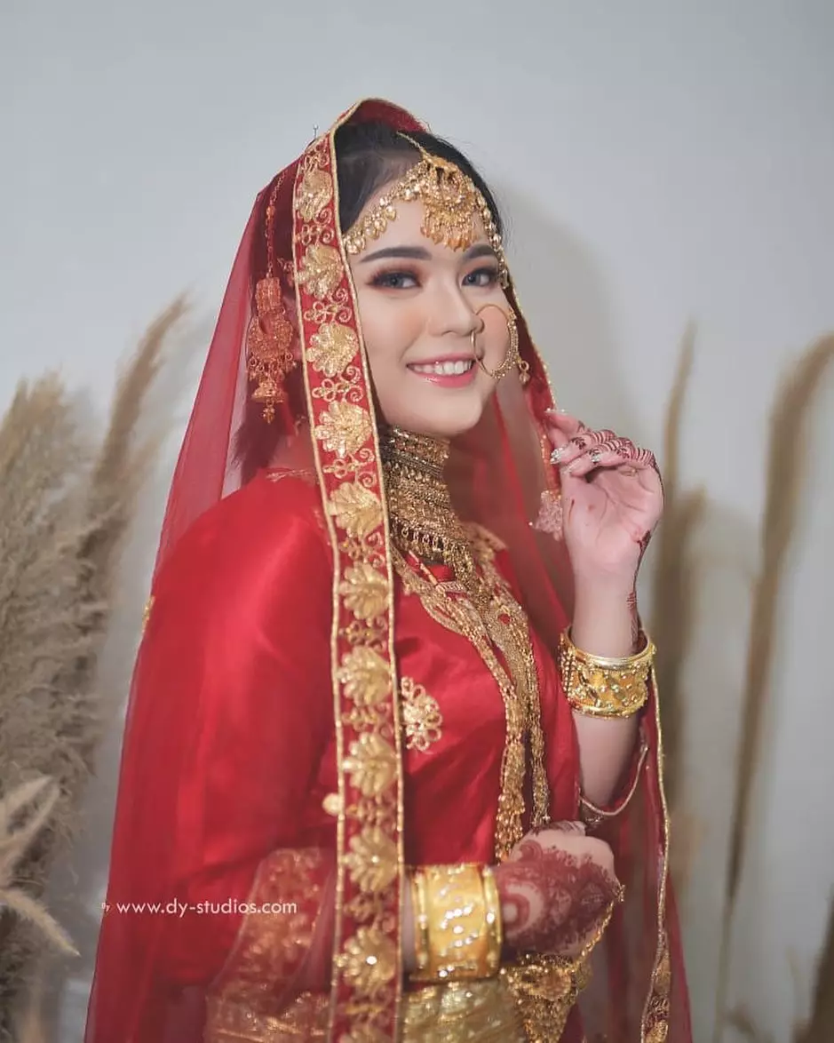 Potret penyanyi cantik ala bintang India © Instagram Potret penyanyi cantik ala bintang India © Instagram