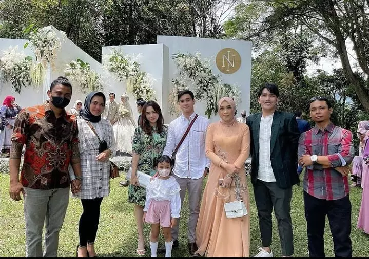 Momen tim sinetron Ikatan Cinta hadiri pernikahan Ikbal Fauzi © Instagram