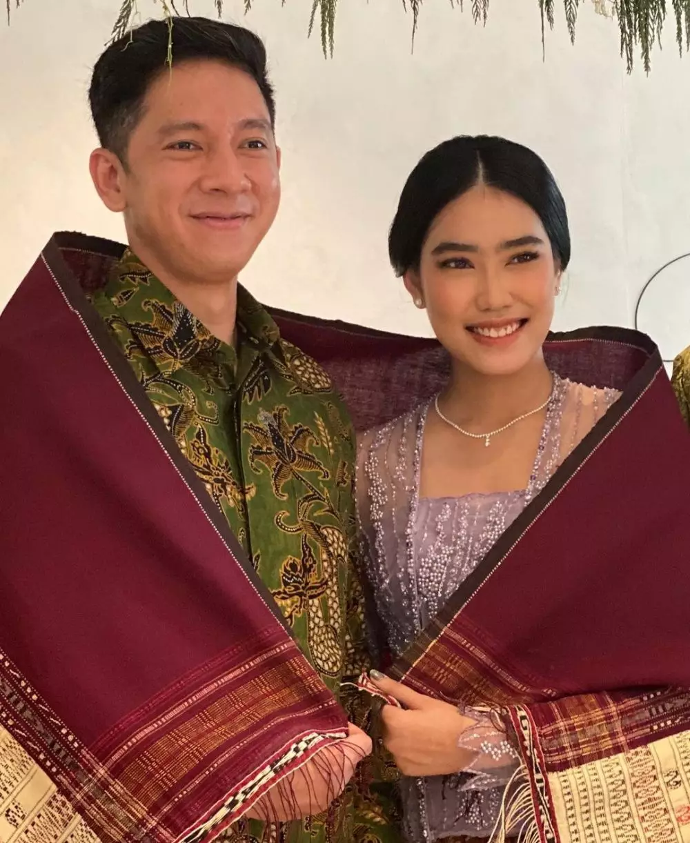 lamaran Alika Islamadina dan Raja Siregar © 2021 brilio.net