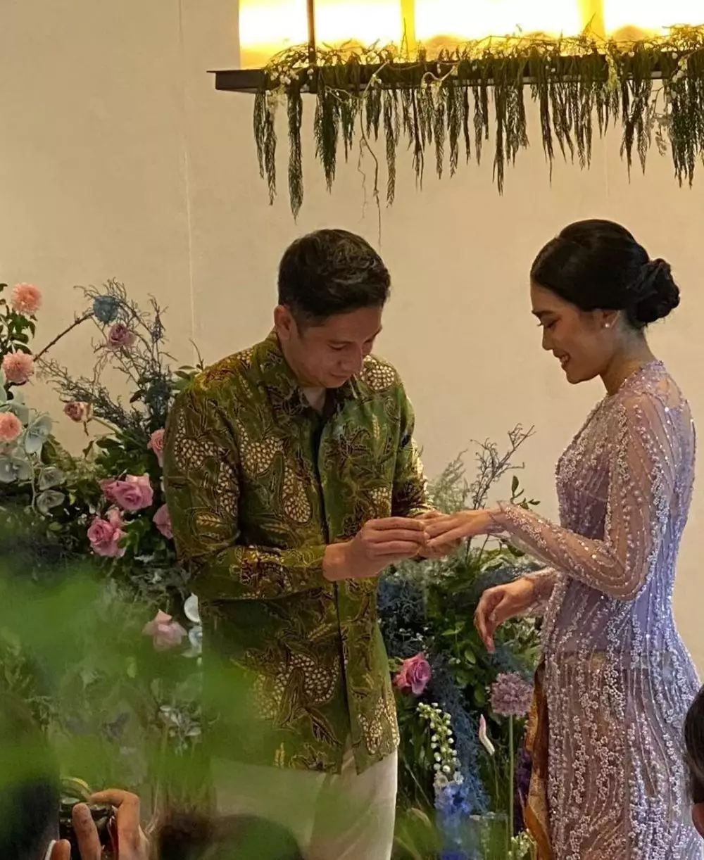 lamaran Alika Islamadina dan Raja Siregar © 2021 brilio.net