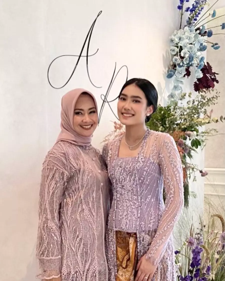 lamaran Alika Islamadina dan Raja Siregar © 2021 brilio.net