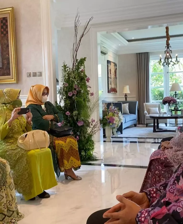 lamaran Alika Islamadina dan Raja Siregar © 2021 brilio.net