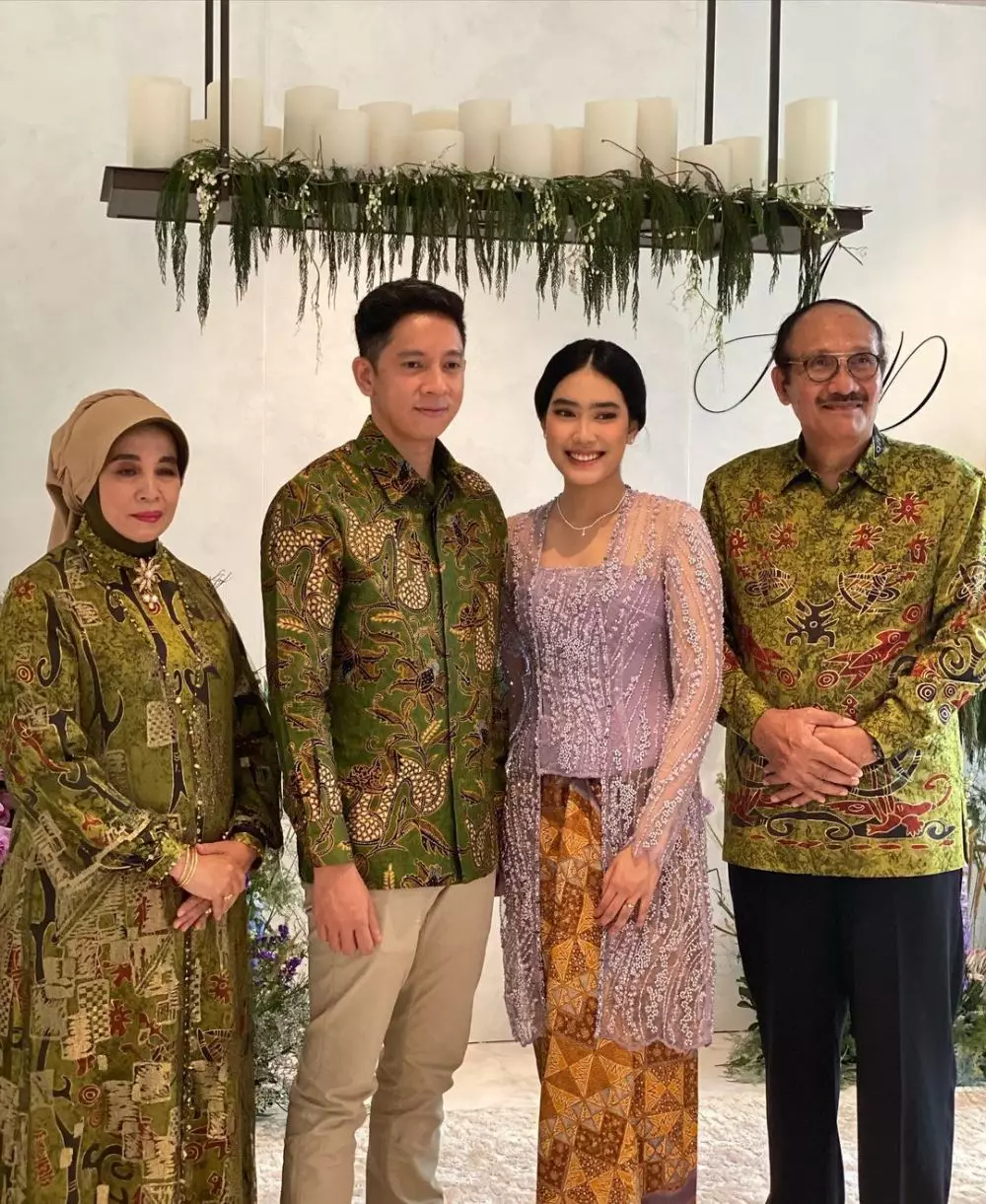 lamaran Alika Islamadina dan Raja Siregar © 2021 brilio.net