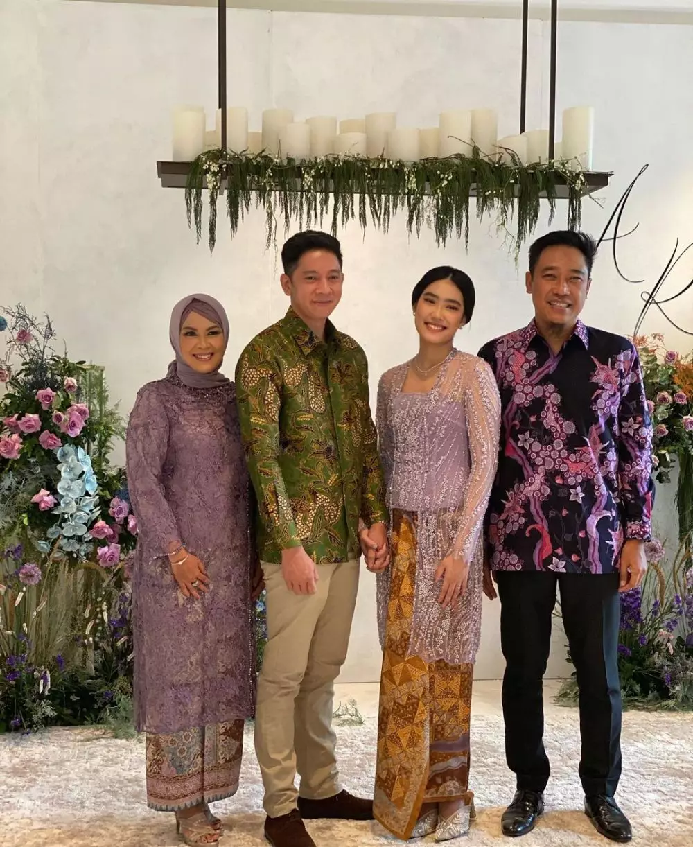 lamaran Alika Islamadina dan Raja Siregar © 2021 brilio.net