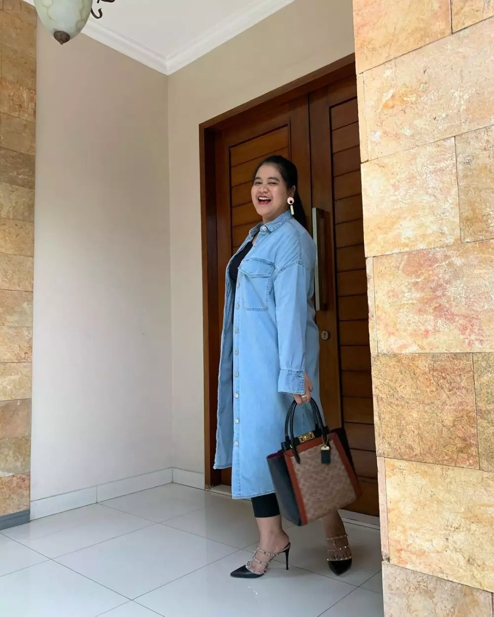 Gaya seleb istri pejabat di keseharian © Instagram
