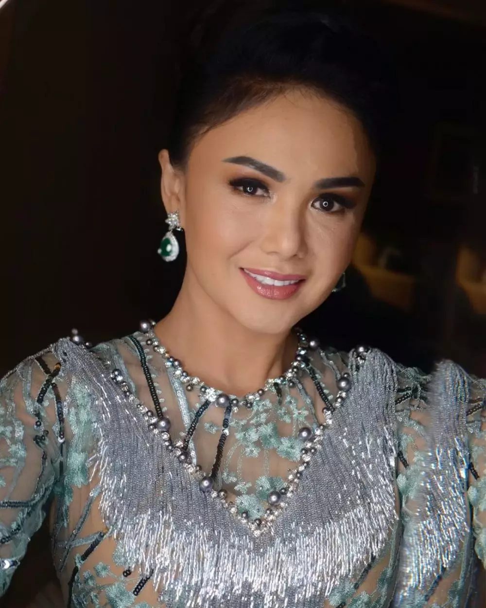 Gaya Yuni Shara kondangan Instagram © 2021 brilio.net