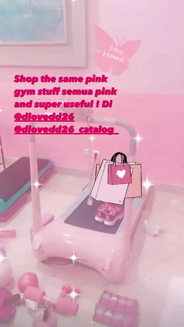 rumah dita soedarjo didesain serba pink © Instagram