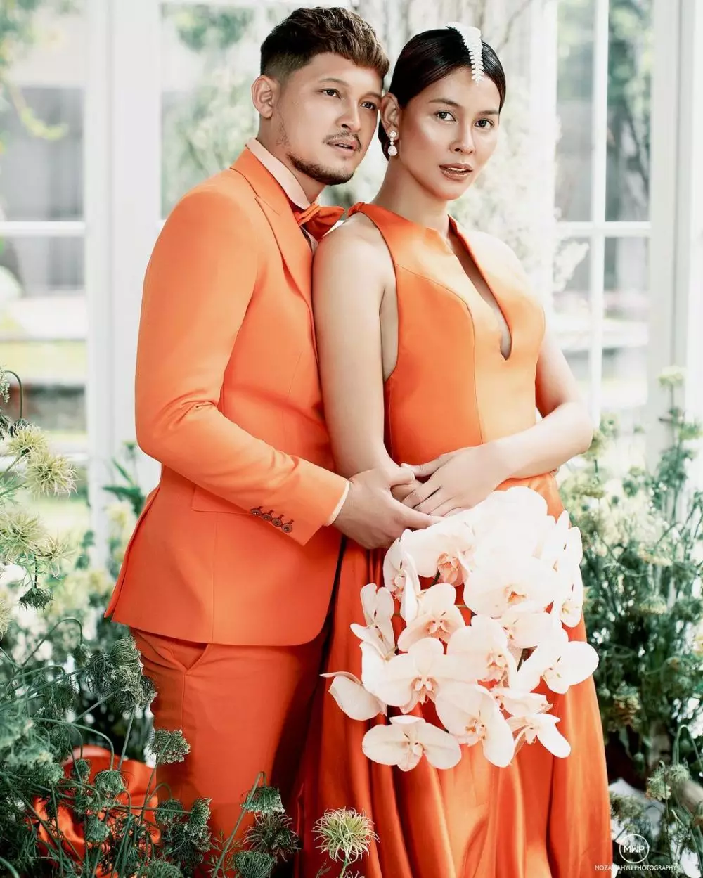 Potret anniversary pertama Bunga Jelitha dan suami © Instagram Potret anniversary pertama Bunga Jelitha dan suami © Instagram