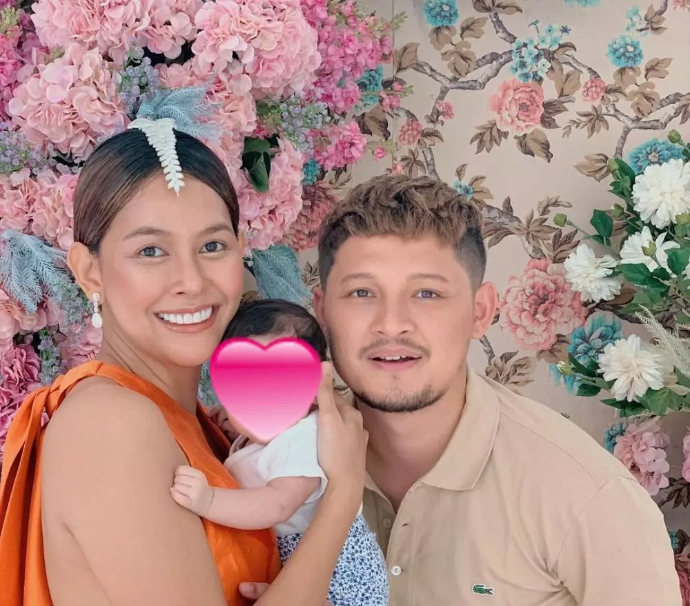 Potret anniversary pertama Bunga Jelitha dan suami © Instagram Potret anniversary pertama Bunga Jelitha dan suami © Instagram