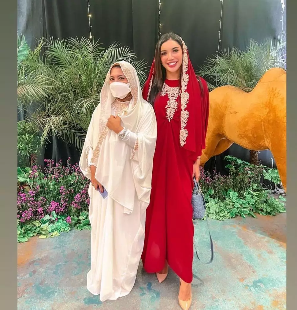 Potret Millen Cyrus di Henna Night Aurel Instagram